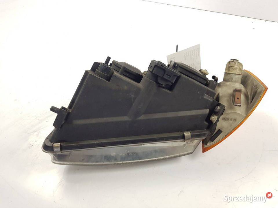 LAMPA PRAWA PRZÓD 3B0953050 PASSAT B5