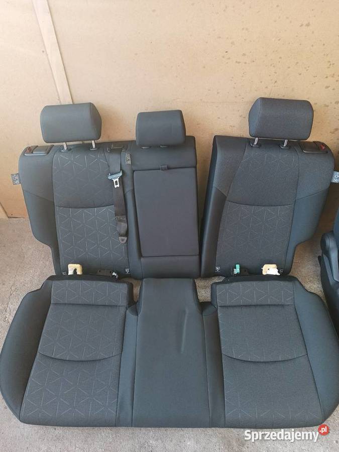 Komplet foteli do toyota RAV4 5 osobowe pomorskie Szlachta