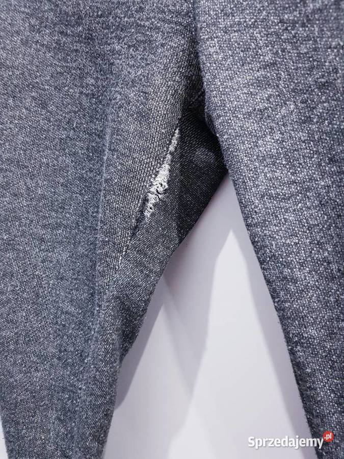 Spodnie dresowe z małym defektem Spodnie Dąbrowa Górnicza