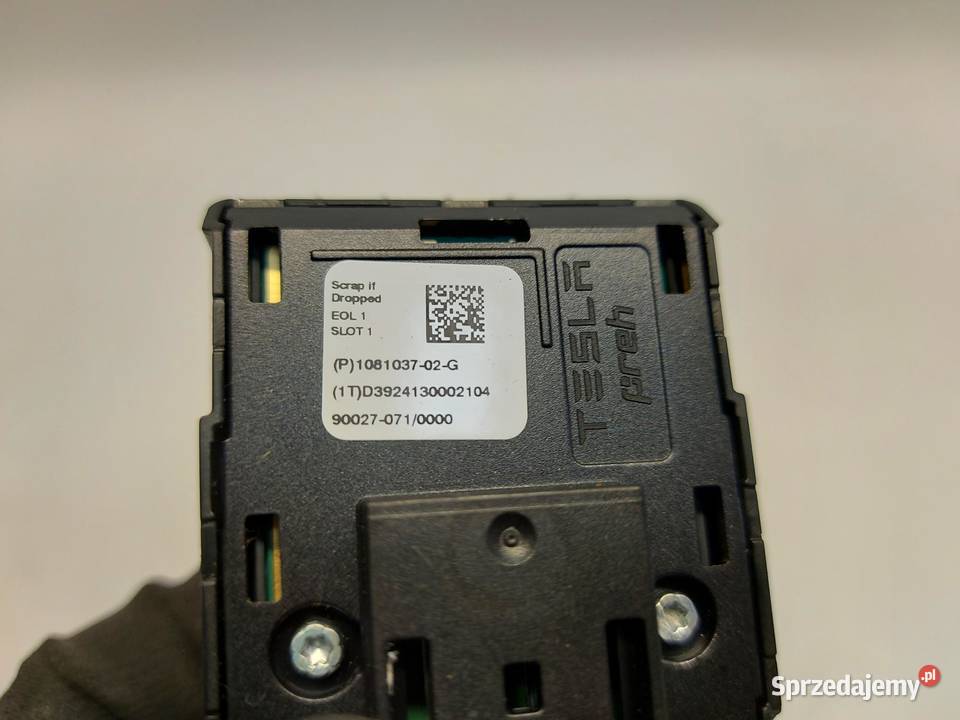 TESLA MODEL Y 2024r PANEL PRZEŁĄCZNIK SZYB LEWY sprzedam