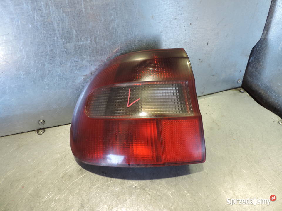 VOLVO V40 I LAMPA LEWY TYŁ małopolskie Nowy Sącz