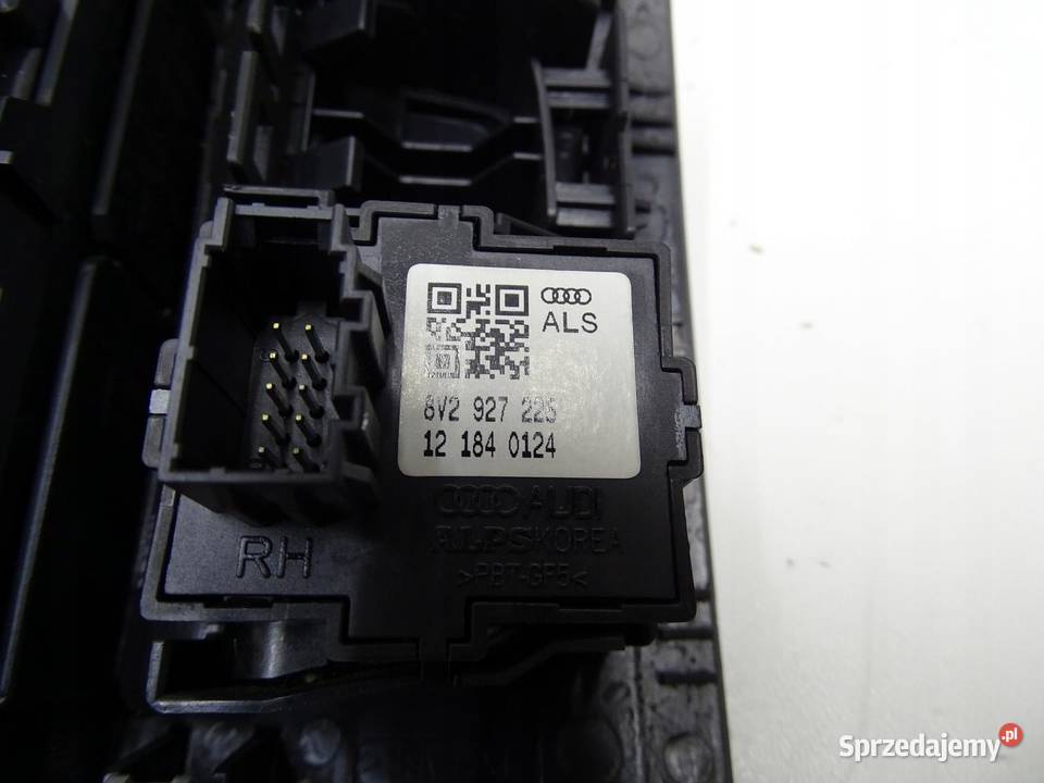 PANEL ŚRODKOWY STEROWANIA MMI NAWIGACJI AUDI A3