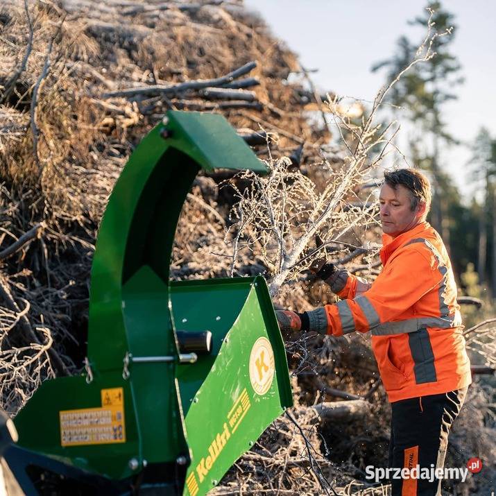 Rębak o wydajności do 10 mgodzinę rozdrabnia Leśnictwo Oświęcim