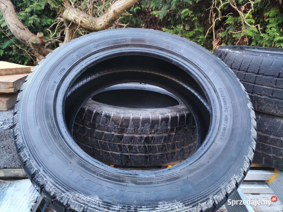 Falken opony 22560 r17 C do busa Falken Czarny Las