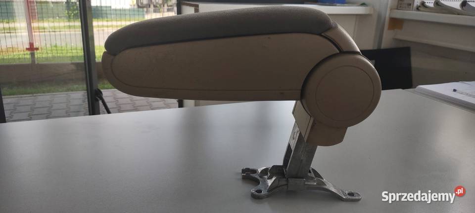 Podłokietnik skóra audi dolnośląskie Legnica sprzedam