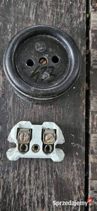 433Nadtynkowebakelit i porcelana gniazdo z Gorzów Wielkopolski