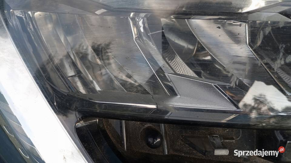 LAMPA PRAWY PRZÓD EU 260108676R RENAULT CLIO V 5 osobowe Nowy Tomyśl sprzedam