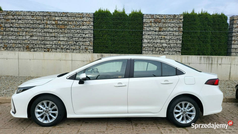 Toyota Corolla Wersja COMFORT z PAKIETEM TECH biały Białystok sprzedam