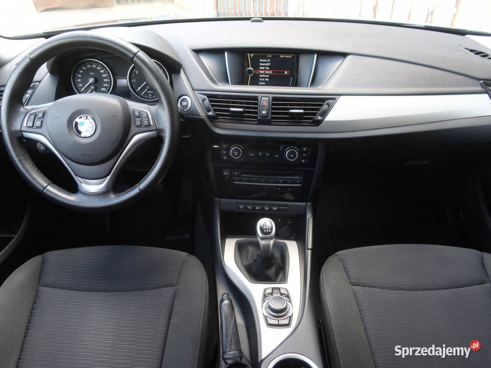 BMW X1 xDrive20i bluetooth
