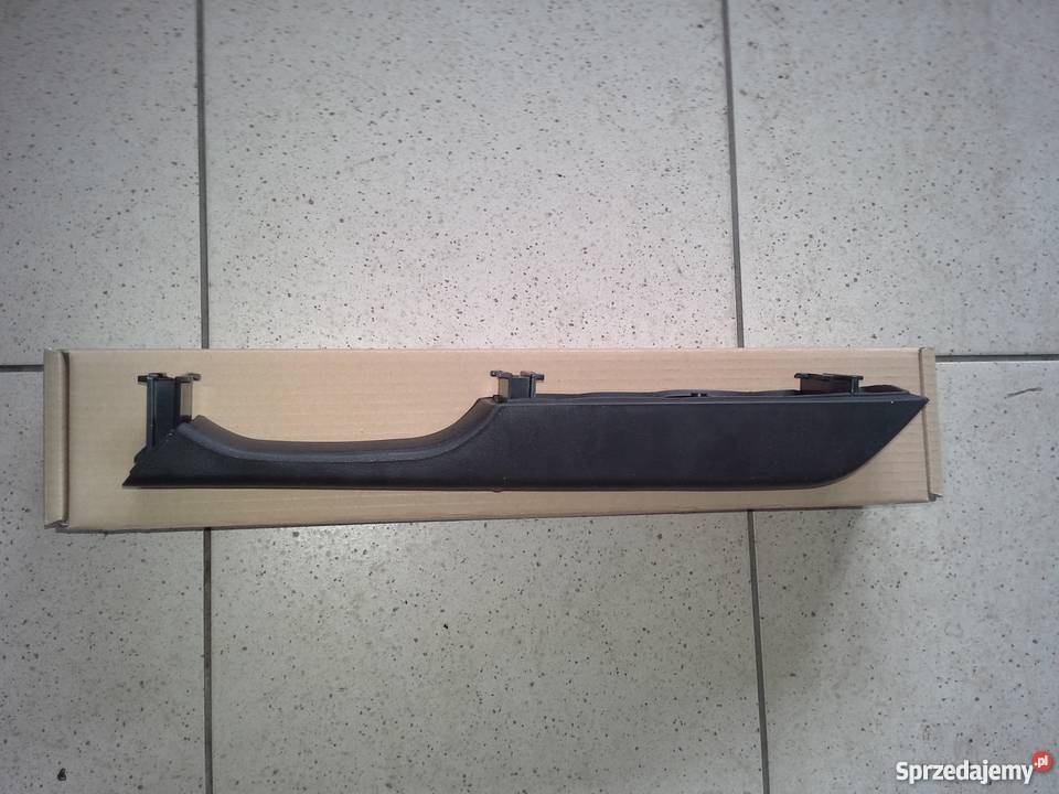 Mercedes uchwyt drzwi rączka klamka lewa 1824 Wyposażenie wnętrza Częstochowa