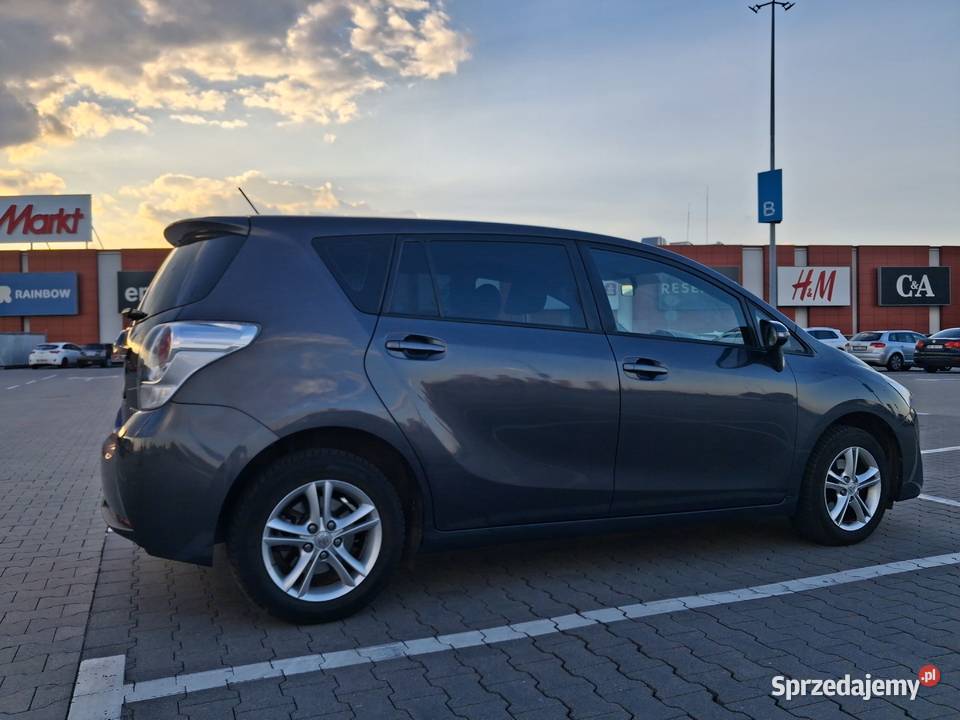 Toyota Verso polski salon 1 właściciel światła przeciwmgielne Łódź