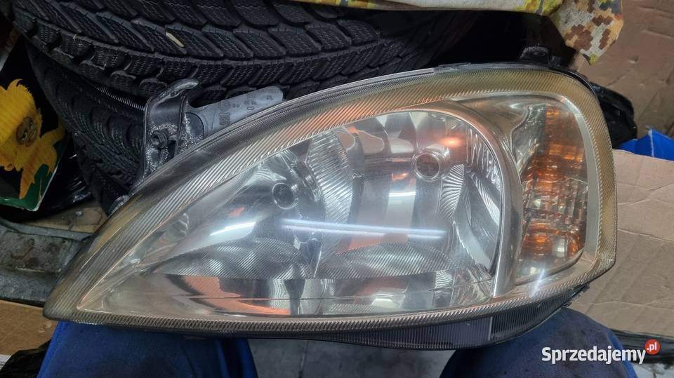 Opel Corsa C reflektor Lewy