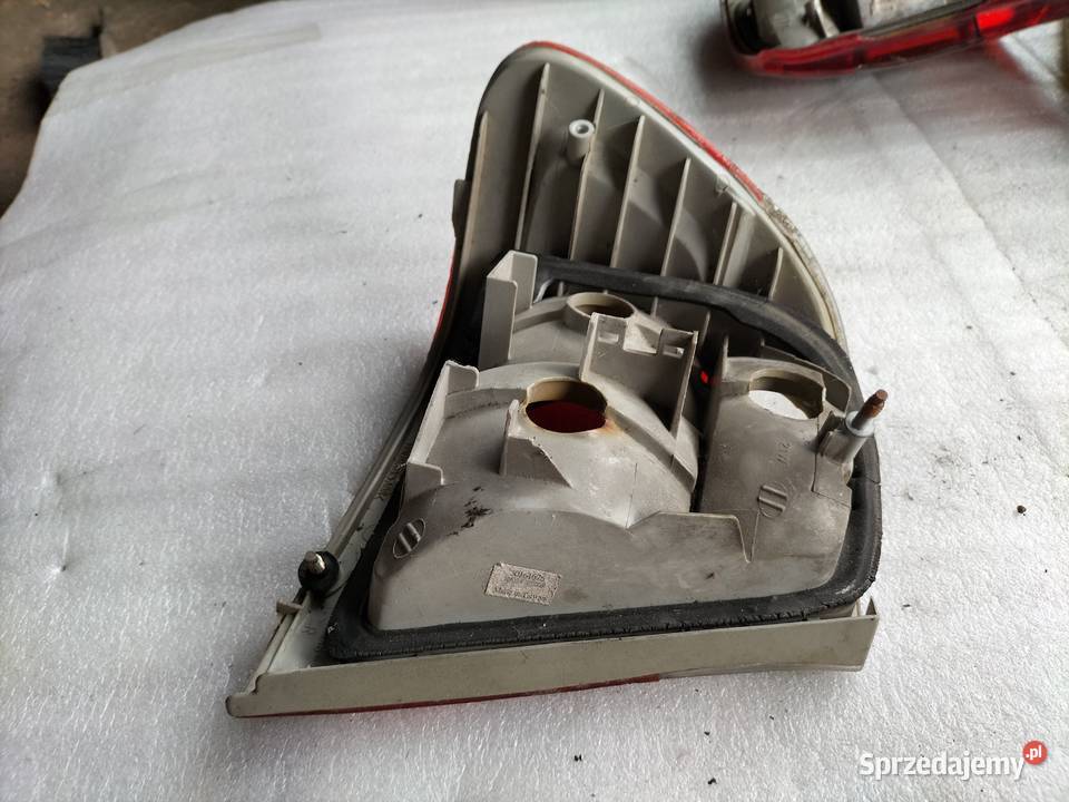 Bmw 3 E46 LAMPA TYŁ TYLNA PRAWA Prawe Oświetlenie lubelskie Kamień-Kolonia