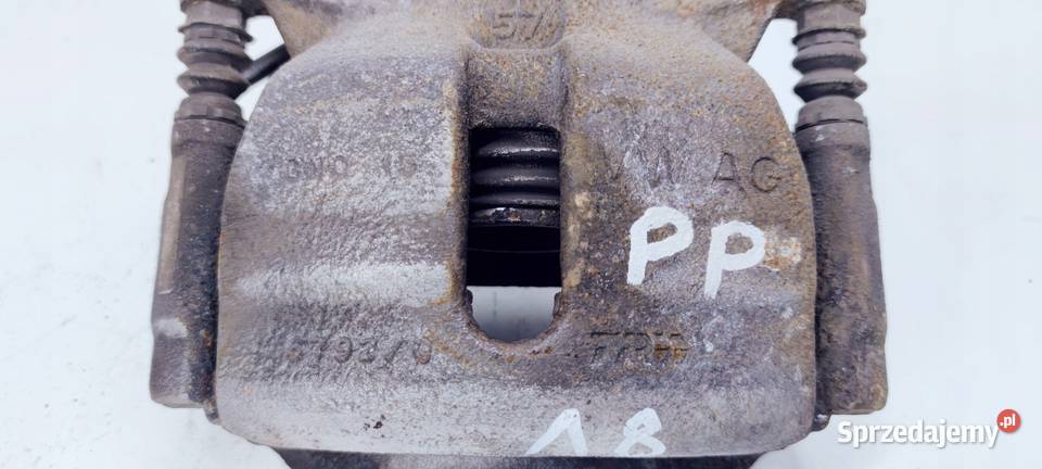 ZACISK HAMULCOWY JARZMO PRAWY PRZÓD AUDI A3 8V osobowe Przystajń