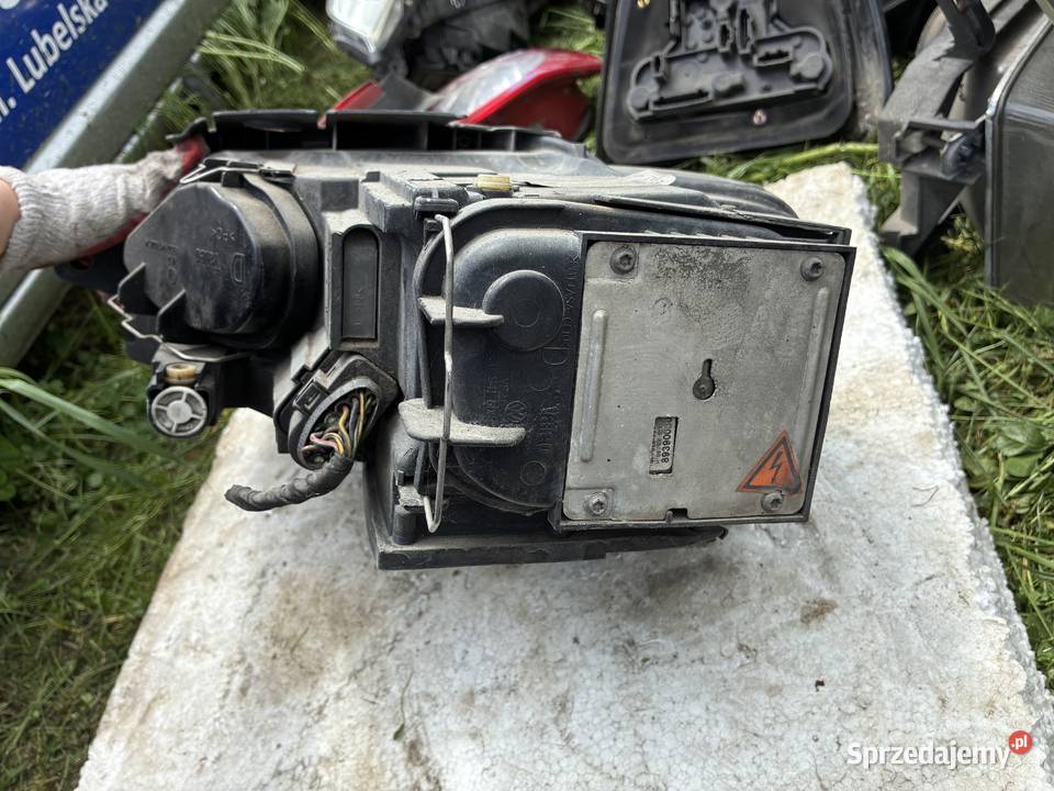 Lampa Prawa Przód Volkswagen Passat B6 Bi Xsenon sprzedam