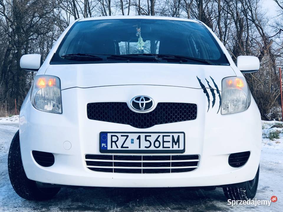 Toyota Yaris II 10VVTi 69 Biały akrylowy 1000cm3 Przeworsk
