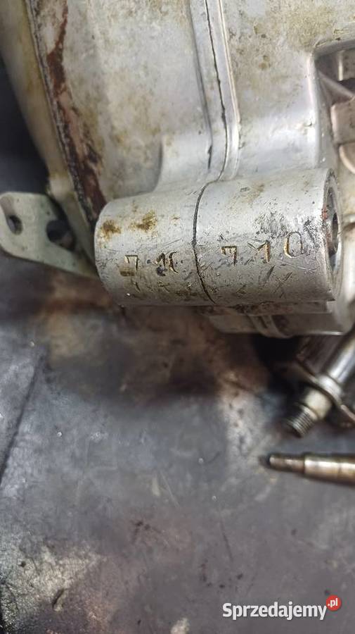 Silnik Komar Sztywniak B 4 Części i akcesoria motocyklowe Koszalin