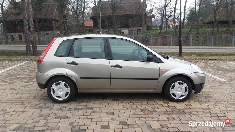 Ford fiesta 2002 13 5 drzwi stan Ciechanowiec