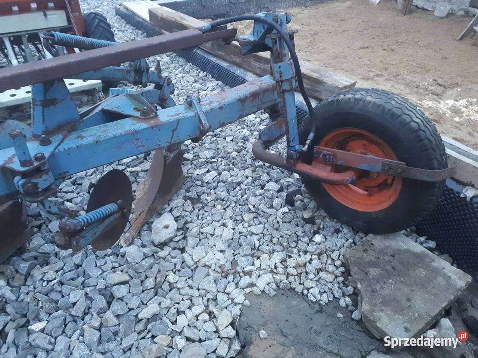 Pług overumowerum ciagniony 4 skiby Nowa Słupia sprzedam