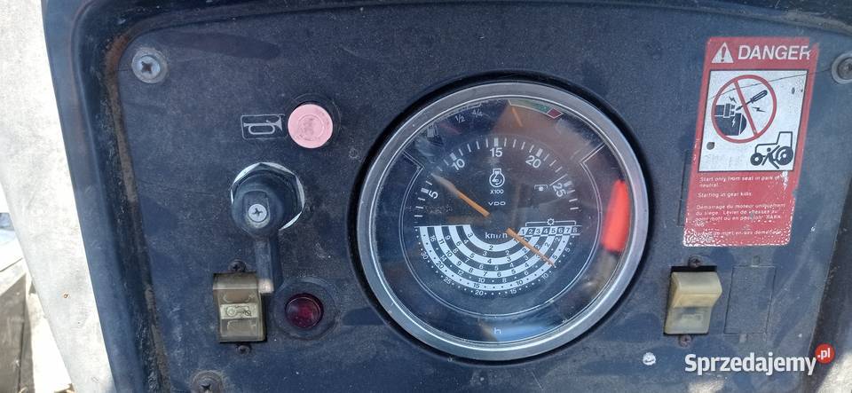 Ciągnik John Deere 3140 sprzedam