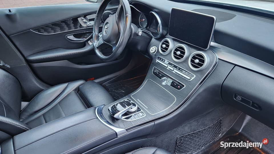 Mercedes C300 4MATIC 2018r AMG pakiet benzyna Wrocław