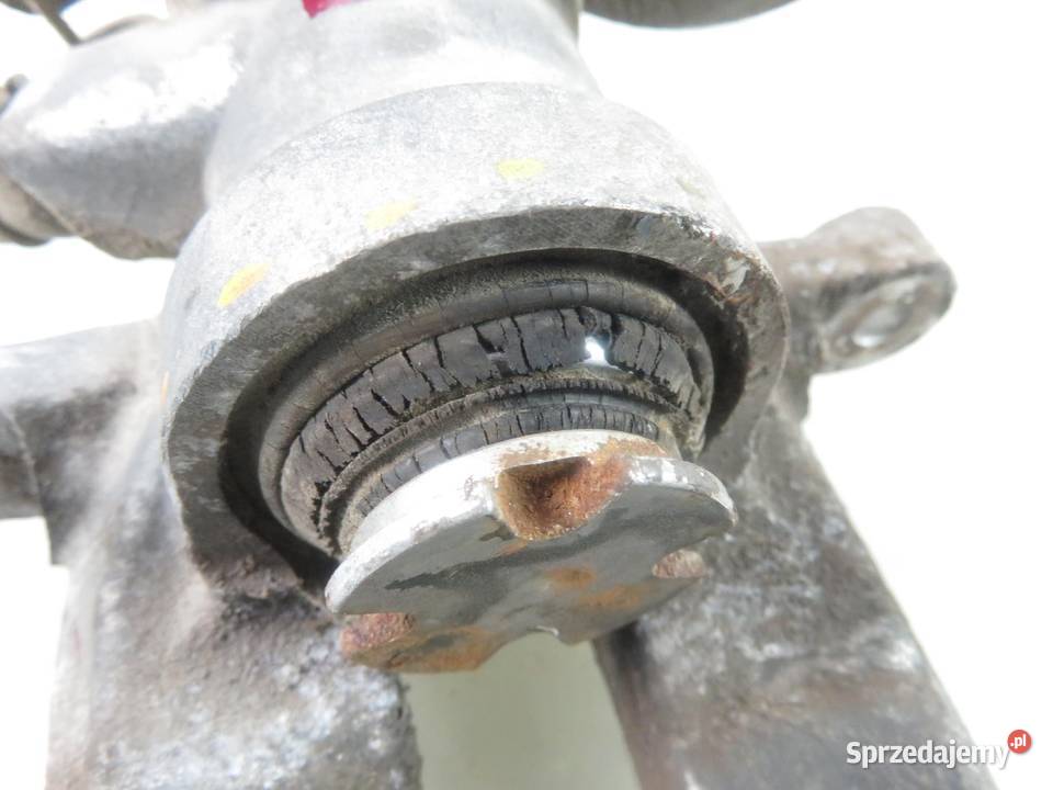 ZACISK PRAWY TYŁ TOYOTA AURIS I E15