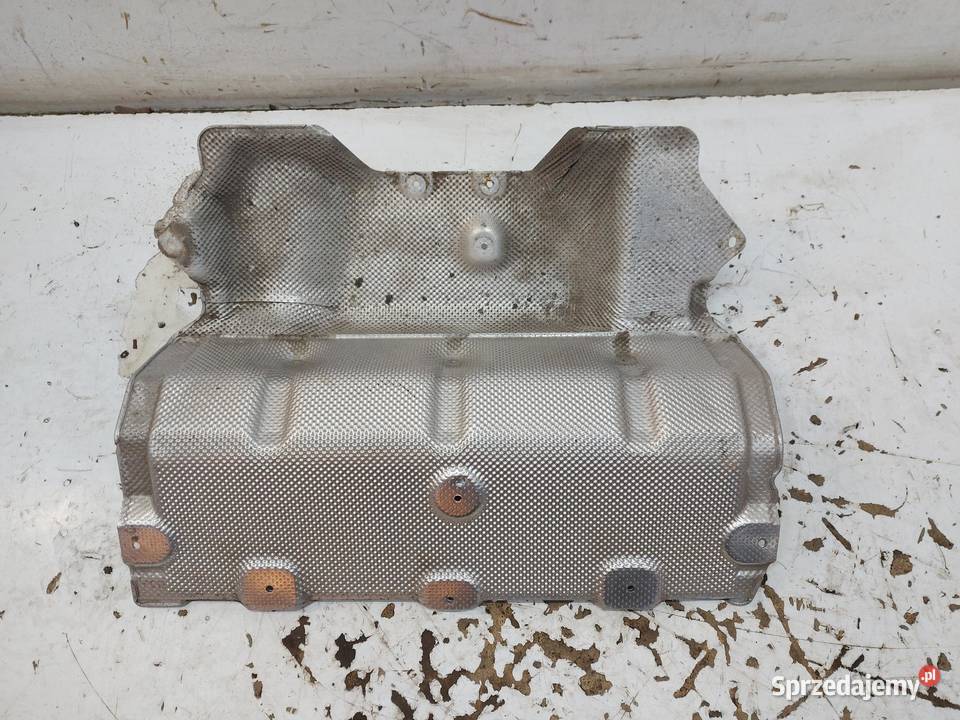 BMW G21 G20 Kombi 330e osłona wydechu blacha osobowe