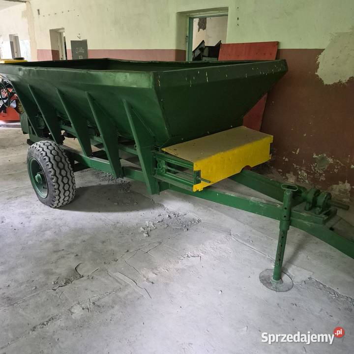 Rozsiewacz nawozów i wapna RCW3 Agromet 3tony Opoczno