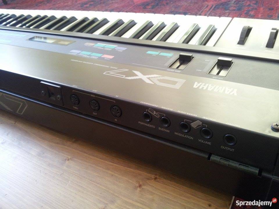 yamaha dx7 cena