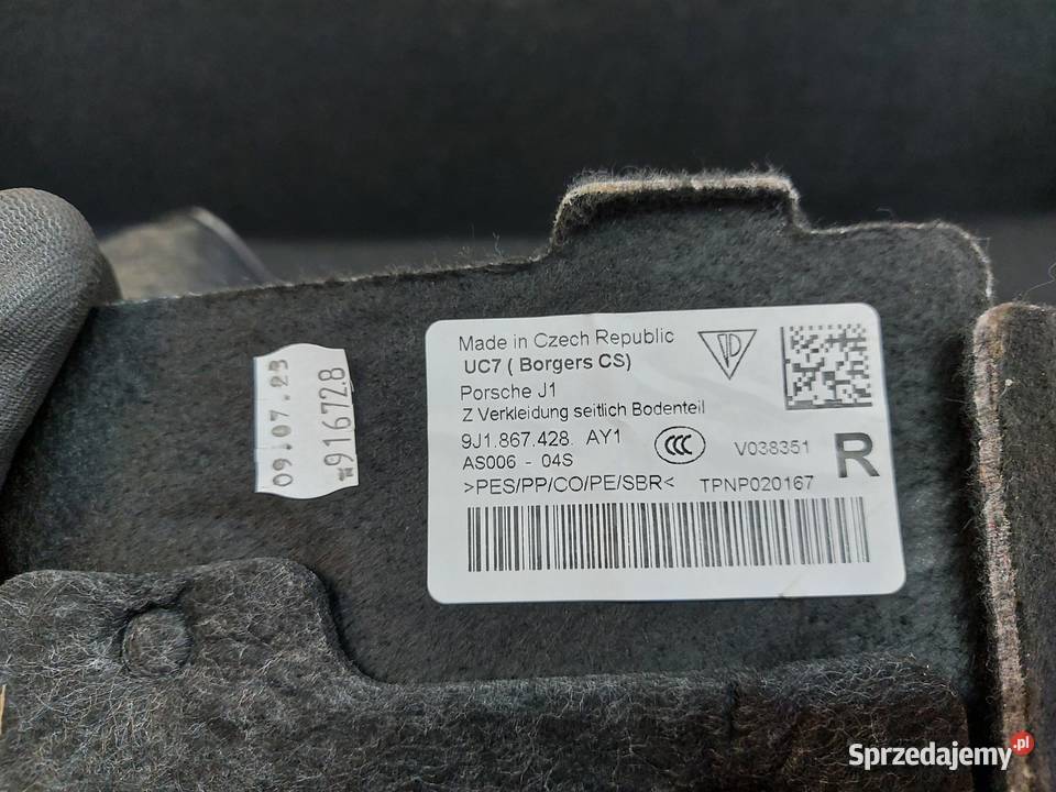 Porsche Taycan GTS 9J1 2023r Osłona wnęki