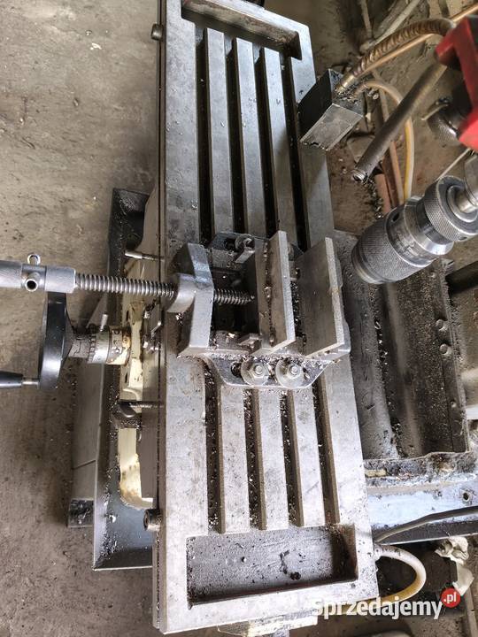 Wiertarkofrezarka MAKTEK ZX7045 z podstawą i Produkcja