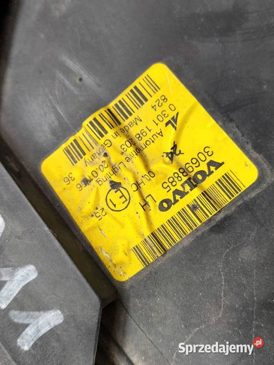 LAMPA PRZÓD LEWA 30698885 Volvo V50 I 20042012 Lampy przednie