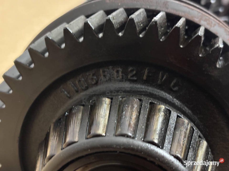 Massey Ferguson Dyna 6 6475 6480 Wałek Pośredni Jastrzębniki