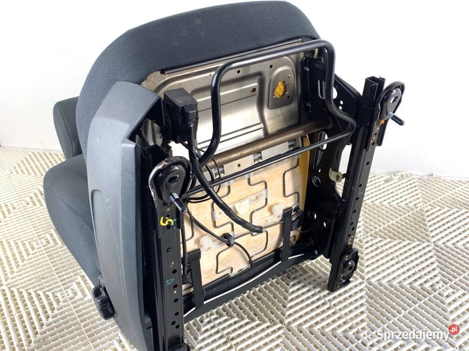 FOTEL PRAWY PRZÓD FORD FIESTA MK7 Hatchback Fotele i kanapy