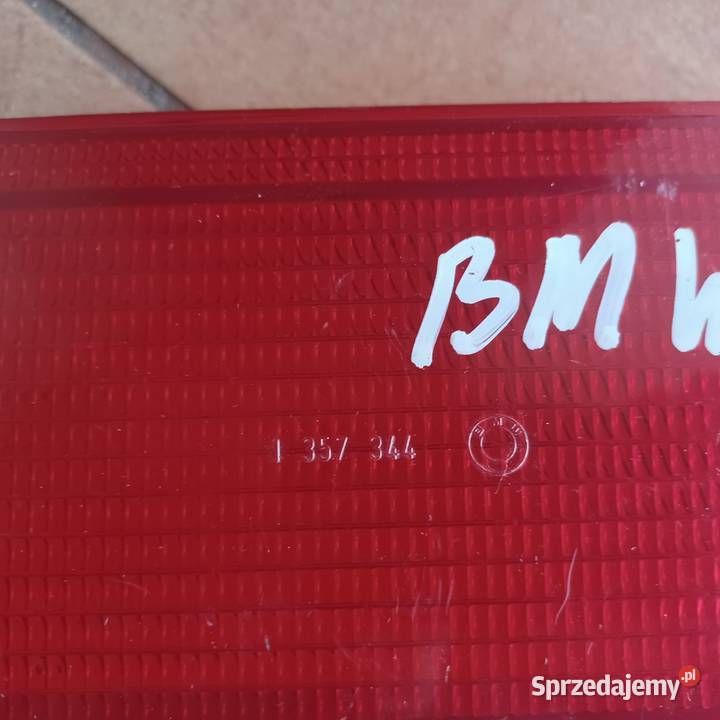 BMW 3 E21 Lampa Tyl Prawy Klosz 1357344
