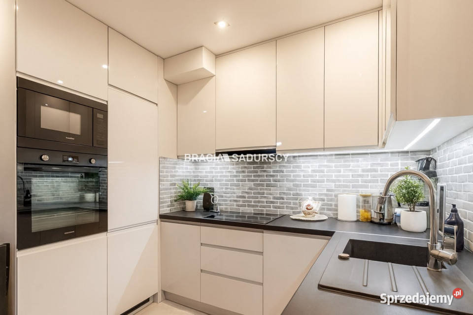 sprzedaży mieszkania 5032m2 3 pokojowe 13513zł/m2