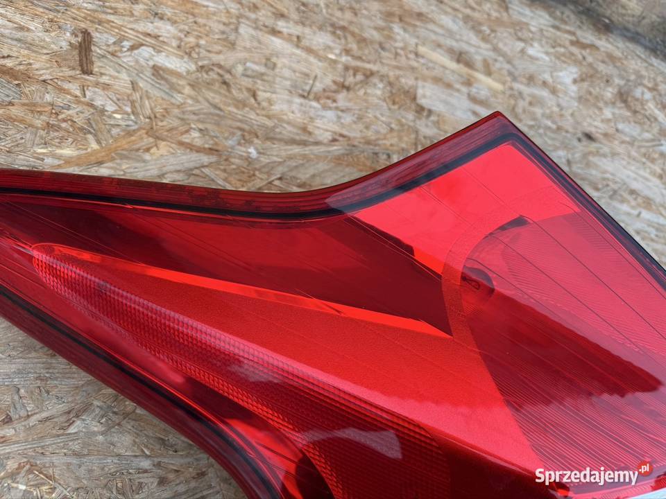 Lampa tył tylna lewa lh ford focus mk3 HB