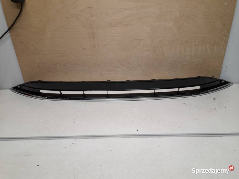 VW TIGUAN II LIFT KRATKA ATRAPA ŚRODKOWA