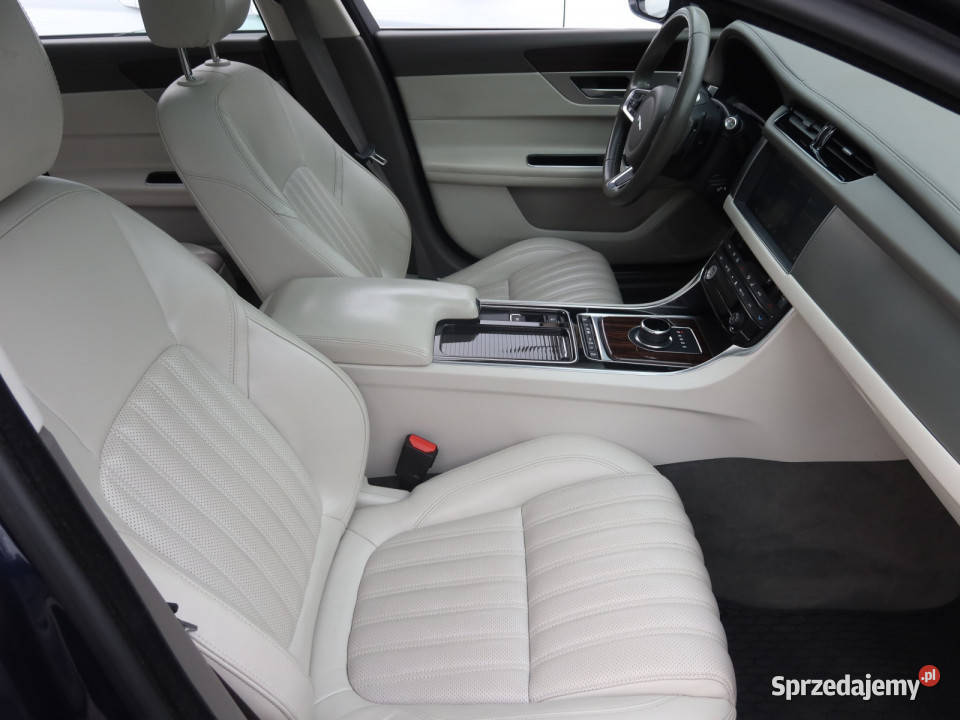 Jaguar XF 25d AWD