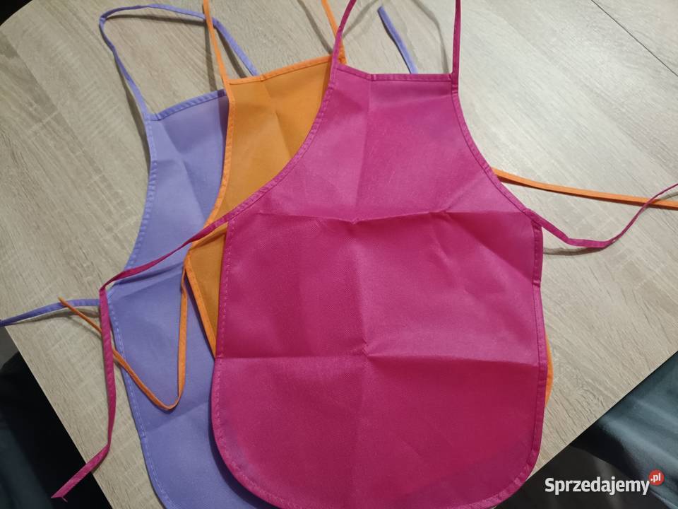 Zestaw fartuszków dziecięcych do prac