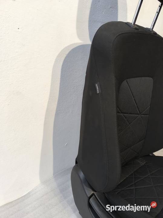 FOTEL PRAWY PRZÓD EUROPA HYUNDAI BAYON