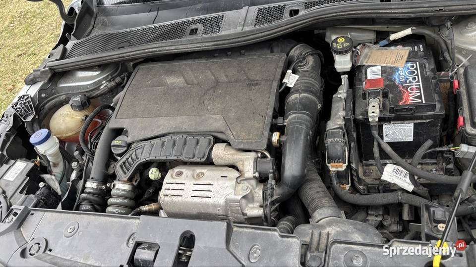 Peugeot 208 12 130 virtual cockpit Krzywe