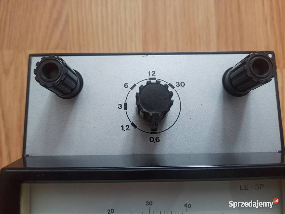 Amperomierz laboratoryjny LE3P Dębowiec