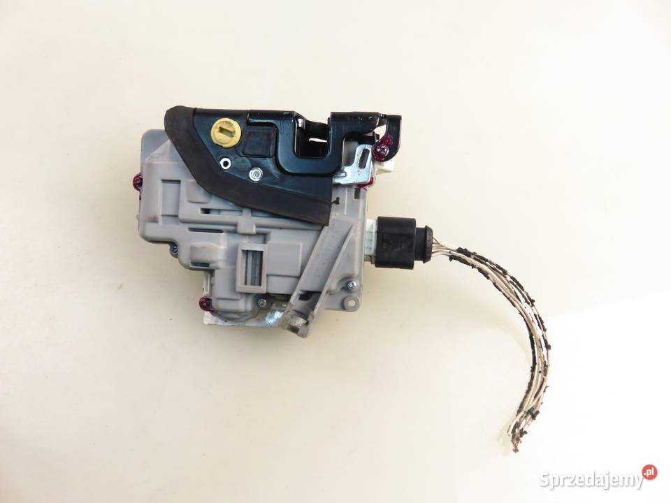 ZAMEK PRAWY TYLNY VW PASSAT B6 Motoryzacja sprzedam