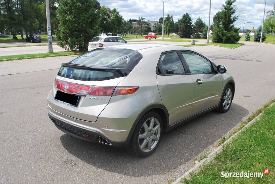 Honda Civic Automat 18 benzyna 140 Klima aluminiowe felgi