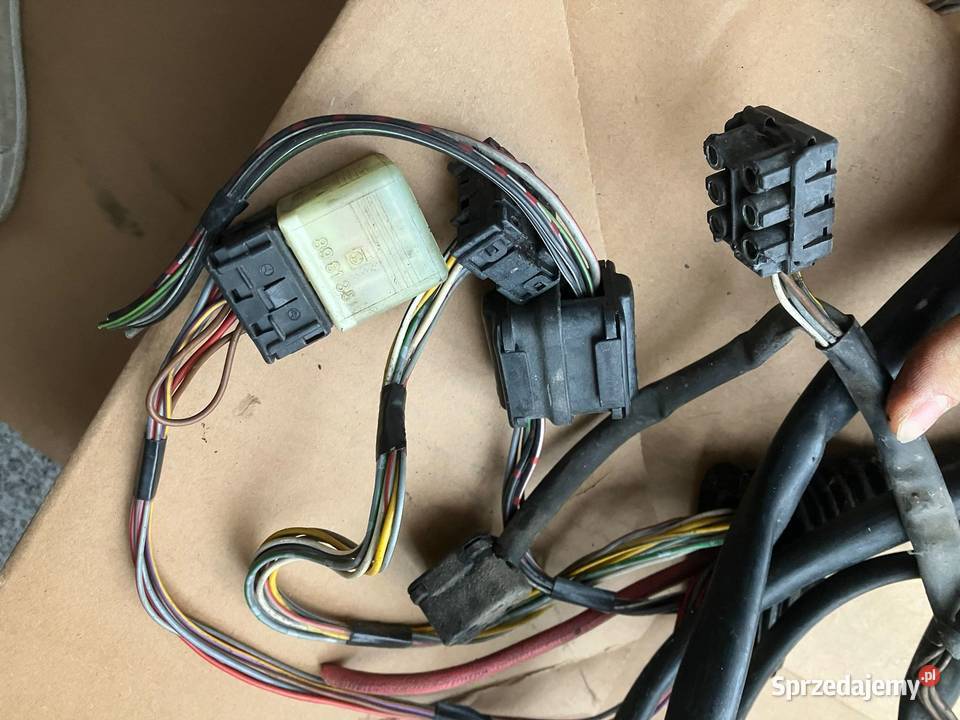 Mercedesa W124 oryginalny używany zestaw lubelskie Kraśnik sprzedam