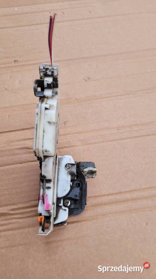 ZAMEK DRZWI PRZÓD ALMERA N15 8255261U01 Gorzyczki