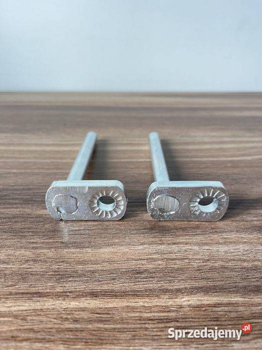 NOWY POLSKI KOMPLET STOPKA PODNÓŻEK KIEROWCY WSK