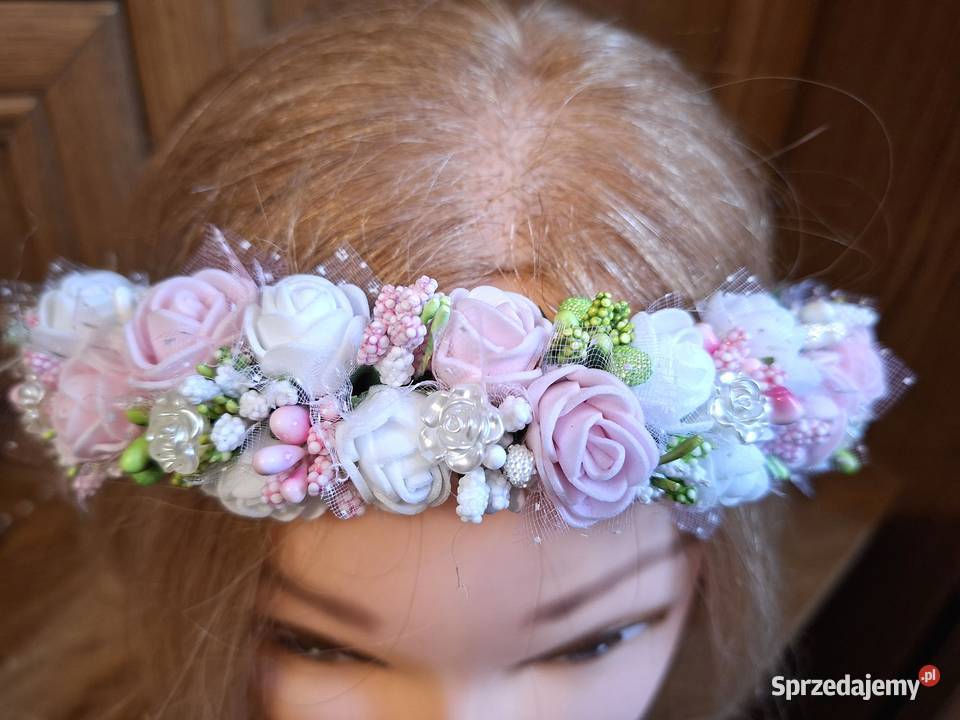 Wianuszek komunijny biało różowy Borów