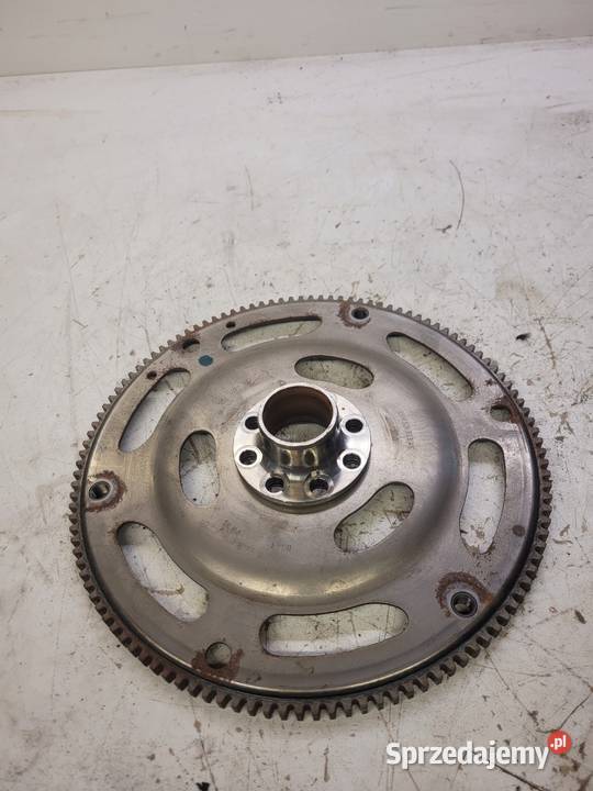 KOŁO ZAMACHOWE AUDI A4 B9 A5 20 TDI 06H105323AE Przystajń